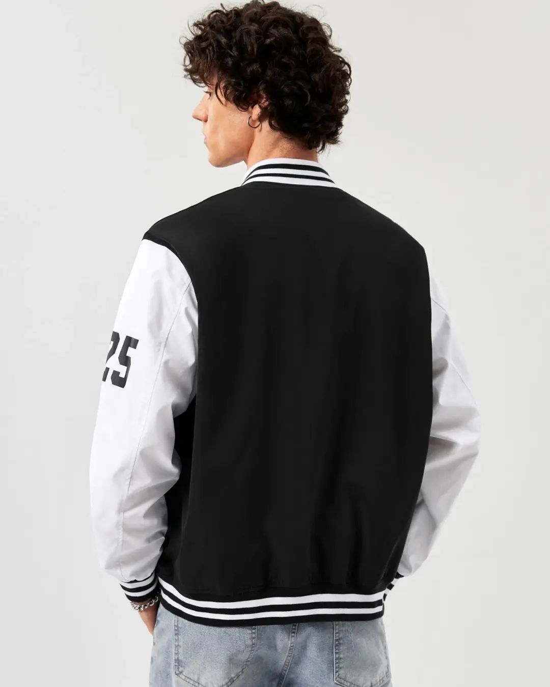 Sporsity Loose-Fit Men's Varsity Jacket With Letter Graphic And Striped Trim